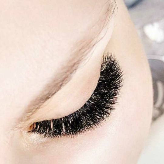 Right Beauty #beograd Nadogradnja trepavica Nadogradnja trepavica - ruski volumen 5D - 8D