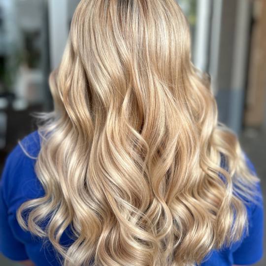 Nega i lepota NS 1 #novisad Pramenovi Balayage paket: pramenovi + preliv + OLAPLEX + šišanje + fen