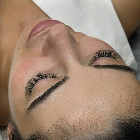 Beauty Studio Asja 2 #novisad Nadogradnja trepavica Dopuna trepavica - ruski volumen