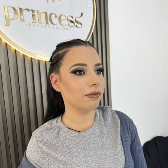 Princess beauty #nis Make-up / šminkanje Profesionalno šminkanje + veštačke trepavice