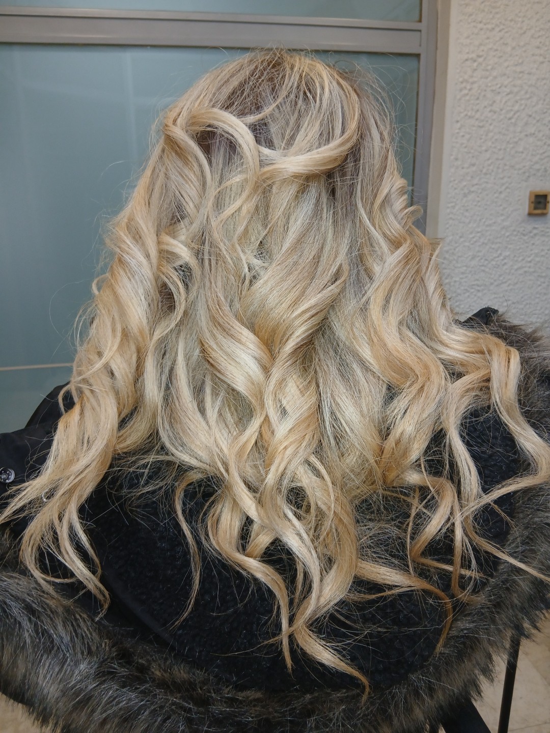 Dve mace 2 #beograd Feniranje i stilizovanje Feniranje na lokne - duga kosa