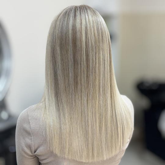 Atelier Kat #beograd Ombre, sombre, balayage Pramenovi, preliv i feniranje-kosa srednje dužine