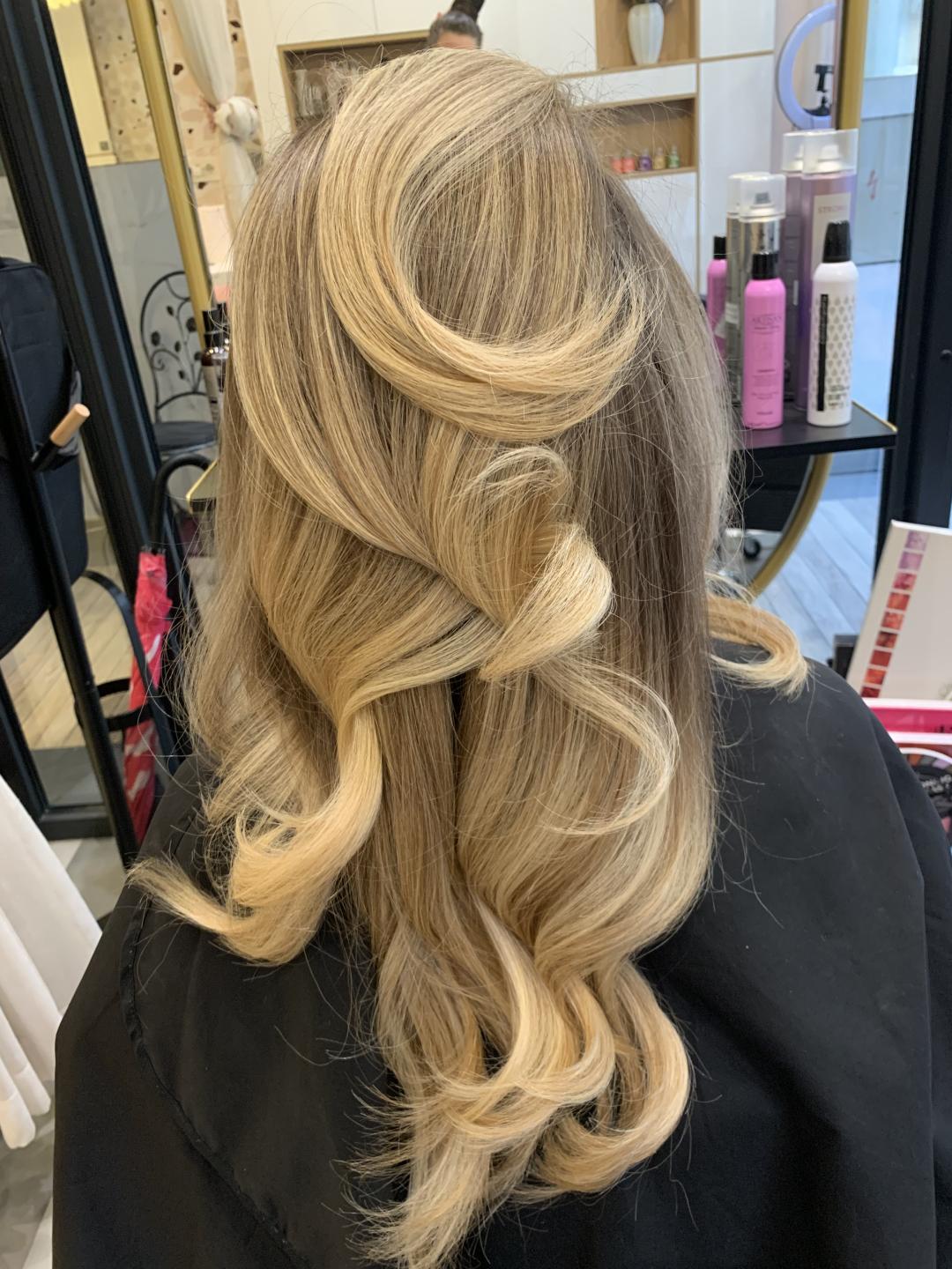 Žensko šišanje + feniranje - duga kosa - Beauty Industry Women1, Beograd Žensko šišanje Frizerski saloni Žensko šišanje, Beograd, Vračar, Čubura, Crveni krst