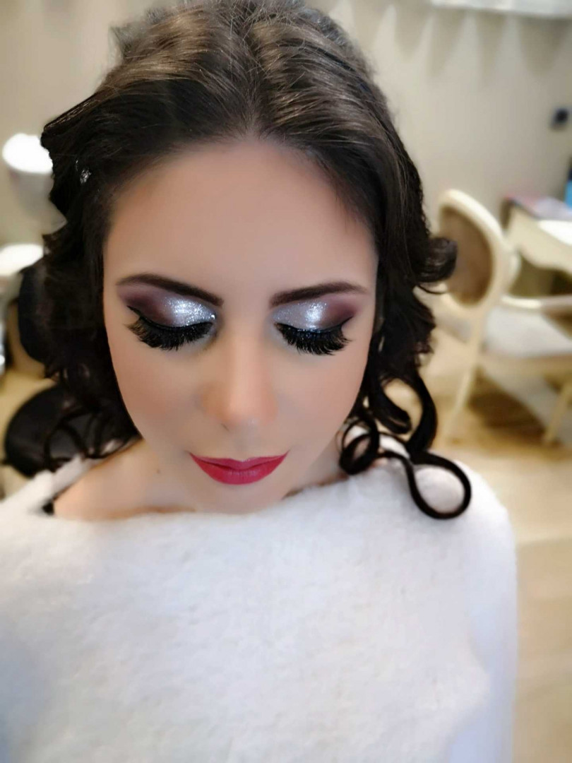 Profesionalno šminkanje + svečana frizura - za maturante - Bibi beauty centar, Beograd Make-up / šminkanje Lice Make-up / šminkanje, Beograd, Banovo brdo