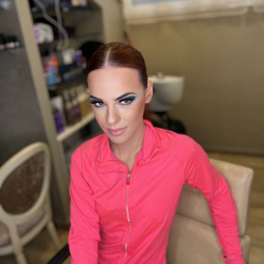 Bibi beauty centar #beograd Make-up / šminkanje Profesionalno šminkanje + feniranje ravno makeup b