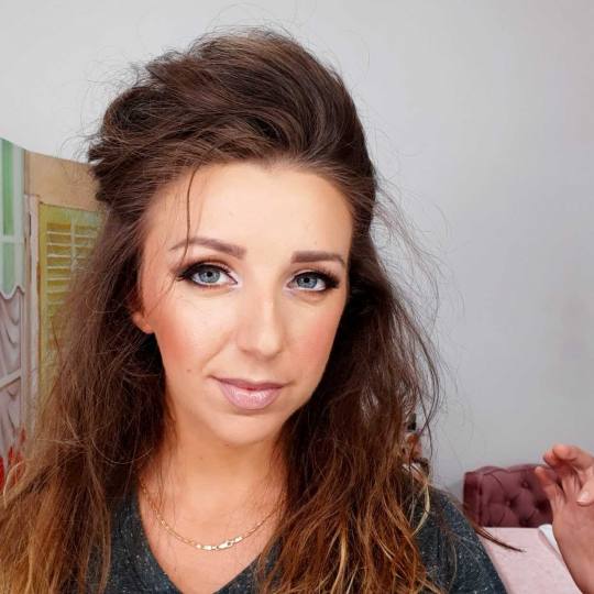 Pretty Woman #nis Make-up / šminkanje ? Profesionalno šminkanje dnevna / večernja šminka + vešt