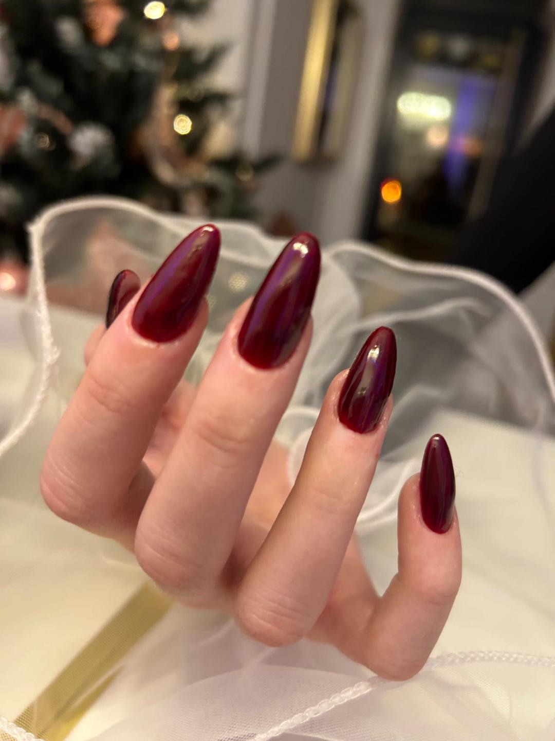 Korekcija izlivanja noktiju gelom - L dužina - Esthetique Privé, Beograd Izlivanje noktiju Nokti Izlivanje noktiju, Beograd, Centar, Stari grad, Dorćol