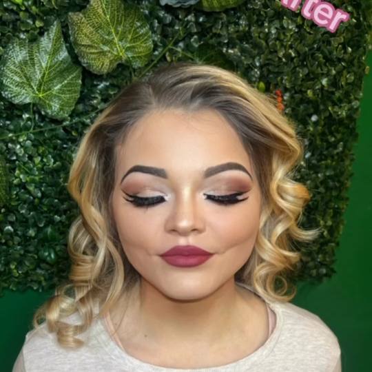 Zen B #beograd Make-up / šminkanje Profesionalno šminkanje - svečana šminka