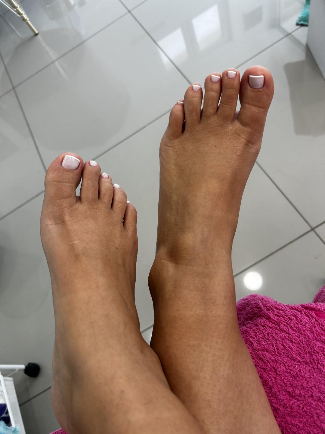 Mila Beauty Centar #beograd Manikir Ruski pedikir + ojačavanje Rubber bazom + gel lak