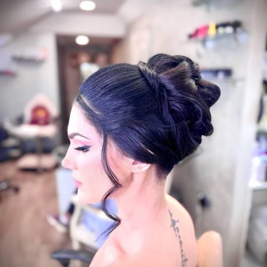 Bibi beauty centar #beograd Svečane i frizure za svadbu Frizura za venčanje - bez probe svecana fr