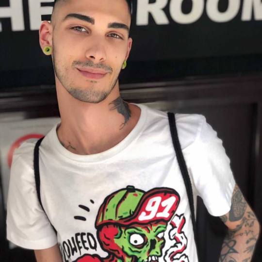 Headroom #beograd Muško šišanje Muško šišanje makazama + mašinicom ✂Nikola