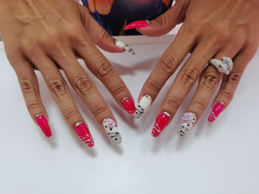 Miss Princess Make up #beograd Izlivanje noktiju Korekcija izlivanja noktiju akrilom - dugi nokti