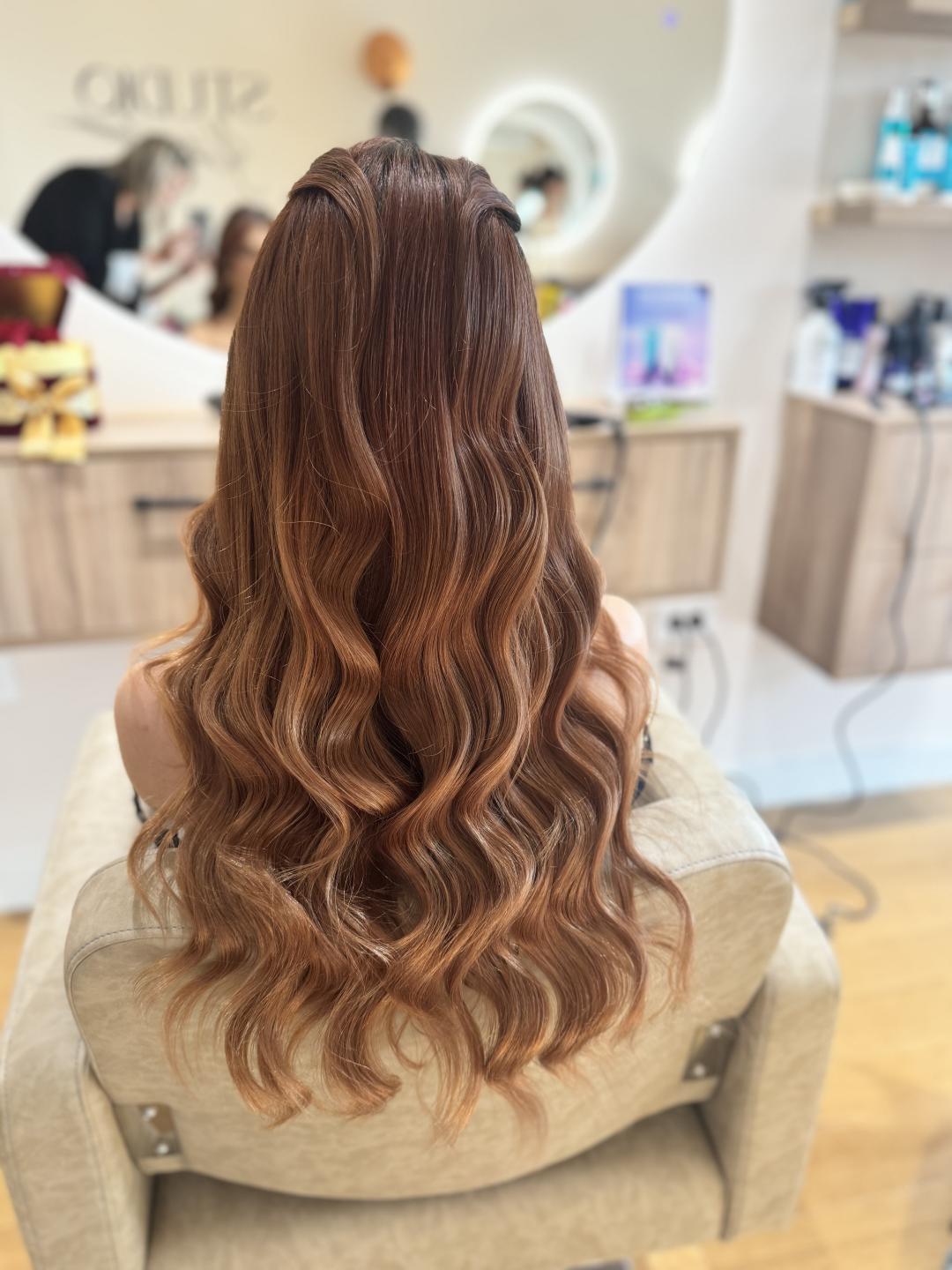 Polupodignuta frizura - Studio Kristina Jovanović, Beograd Svečane i frizure za svadbu Frizerski saloni Svečane i frizure za svadbu, Beograd, Zvezdara