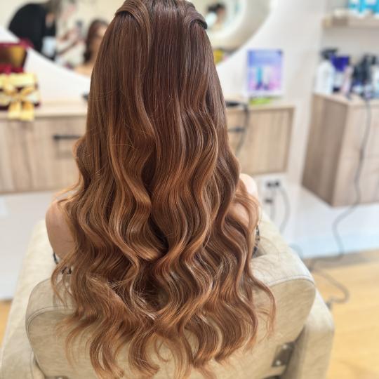 Studio Kristina Jovanović #beograd Svečane i frizure za svadbu Polupodignuta frizura