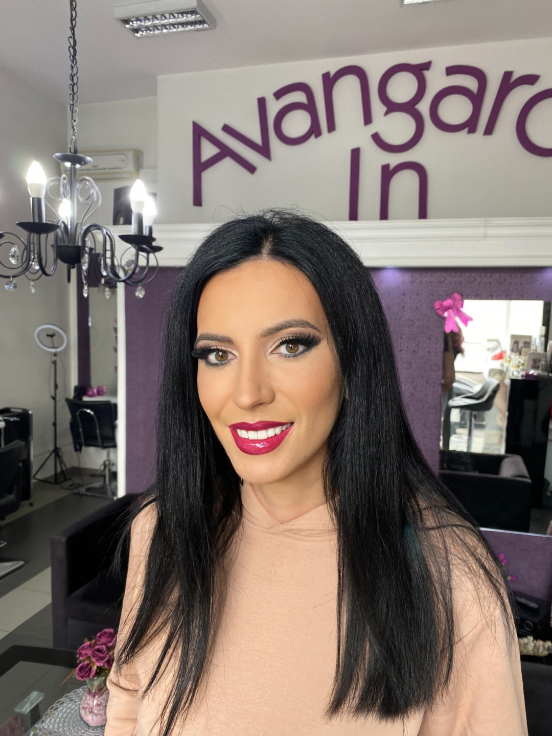 Avangard In #beograd Make-up / šminkanje Profesionalno šminkanje + veštačke trepavice