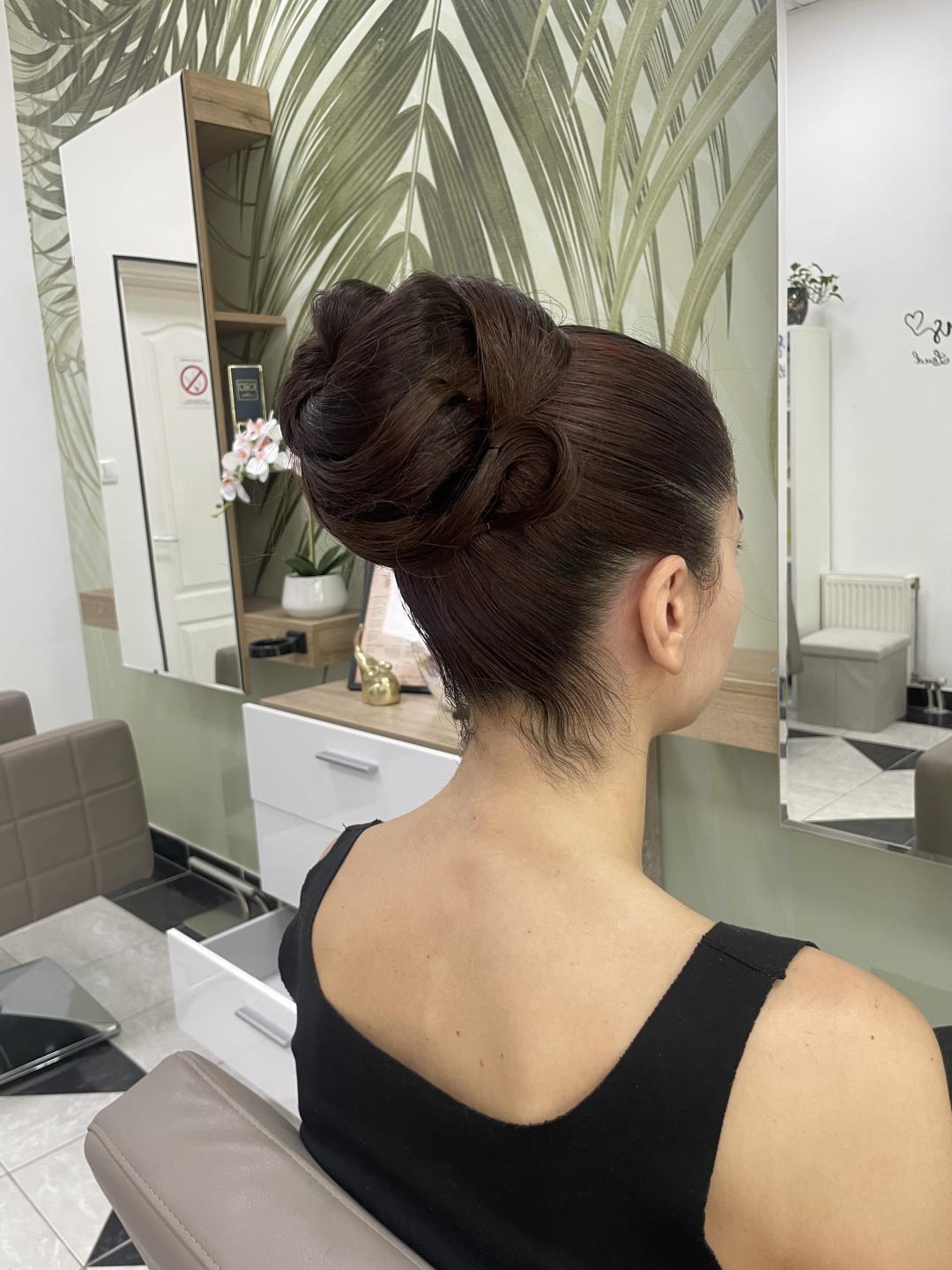 Svečana frizura - ekstra duga kosa - BeautyFull Studio Lepote, Novi Sad Svečane i frizure za svadbu Frizerski saloni Svečane i frizure za svadbu, Novi Sad, Grbavica, Liman, Adamićevo naselje