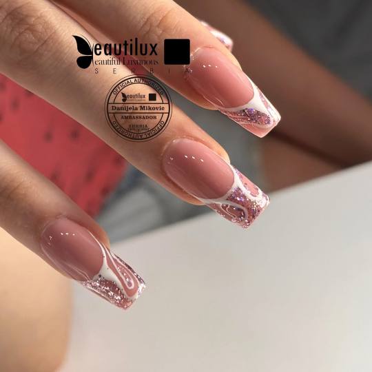 Beauty Code by Nela #novisad Izlivanje noktiju Izlivanje noktiju gelom - L dužina