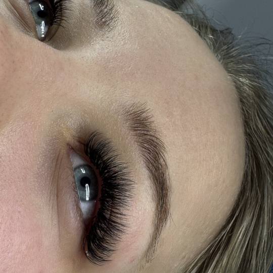 MM beauty 2024 #krusevac Nadogradnja trepavica Nadogradnja volumenskih trepavica