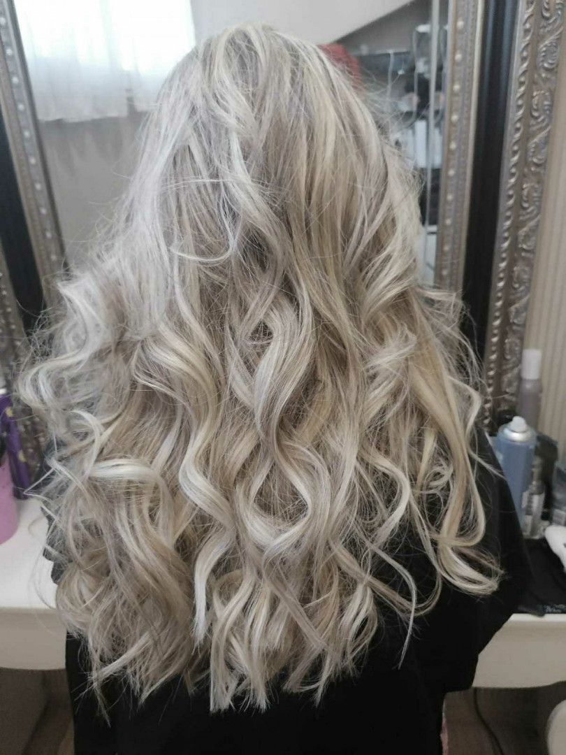 Bibi beauty centar #beograd Pramenovi Pramenovi na foliju u 1 / 2 boje / blanšem + olaplex+ preliv - duga kosa
