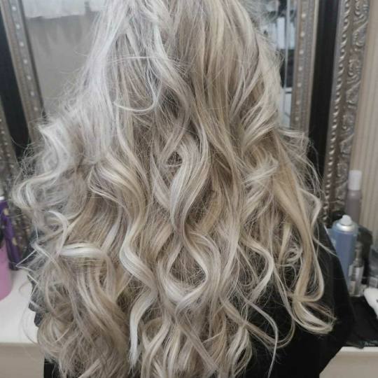 Bibi beauty centar #beograd Pramenovi Pramenovi na foliju u 1 / 2 boje / blanšem + olaplex+ preliv 