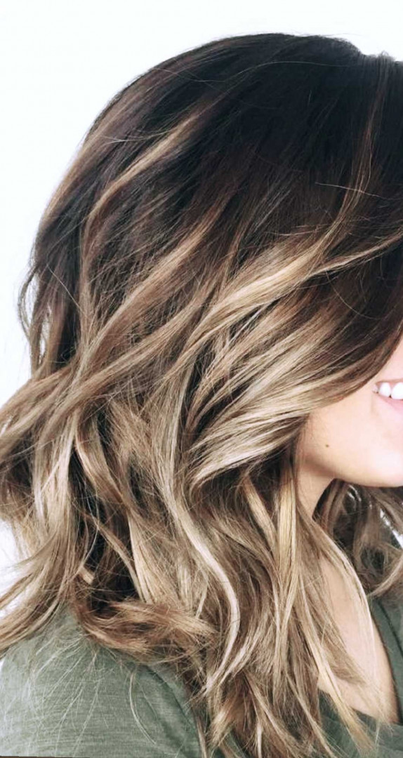 Bibi beauty centar #beograd Pramenovi Pramenovi na foliju u 1 / 2 boje / blanšem + preliv - kosa srednje dužine