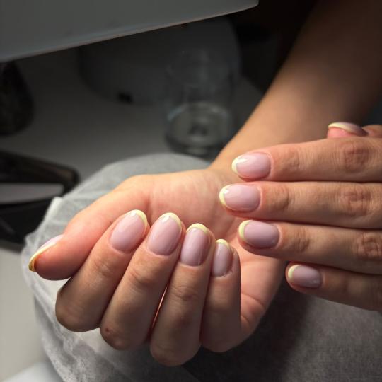 Aria Beauty Concept #pancevo Lakiranje noktiju French - dodatak uz uslugu