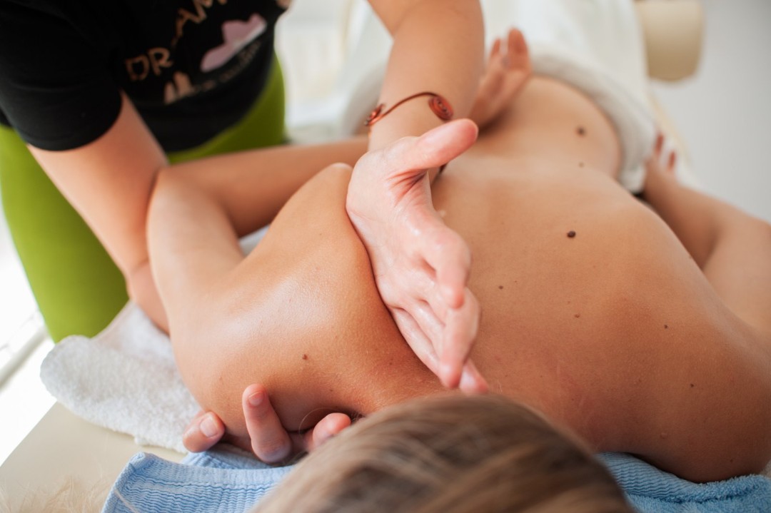 Beauty-Medico Centar #beograd Terapeutska masaža Terapeutska masaža leđa - za dame
