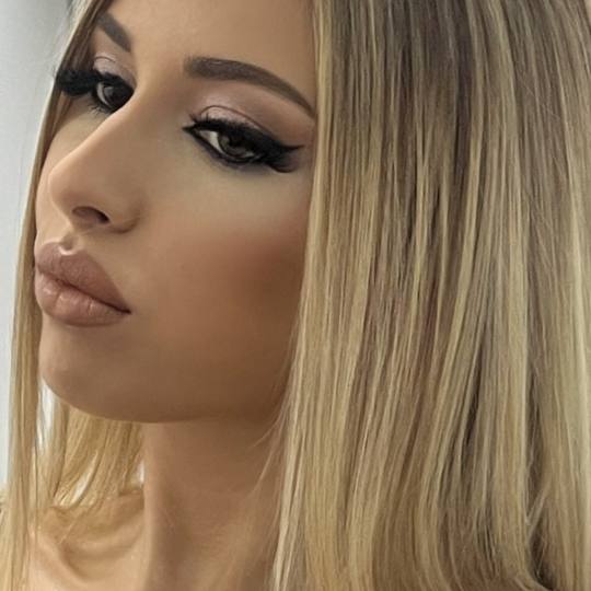 GM Beauty studio #beograd Make-up / šminkanje Profesionalno šminkanje + veštačke trepavice
