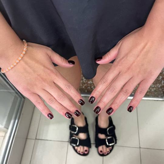 Estetic Studio 7 #beograd Izlivanje noktiju Korekcija izlivanja noktiju gelom - S dužina +pedikir