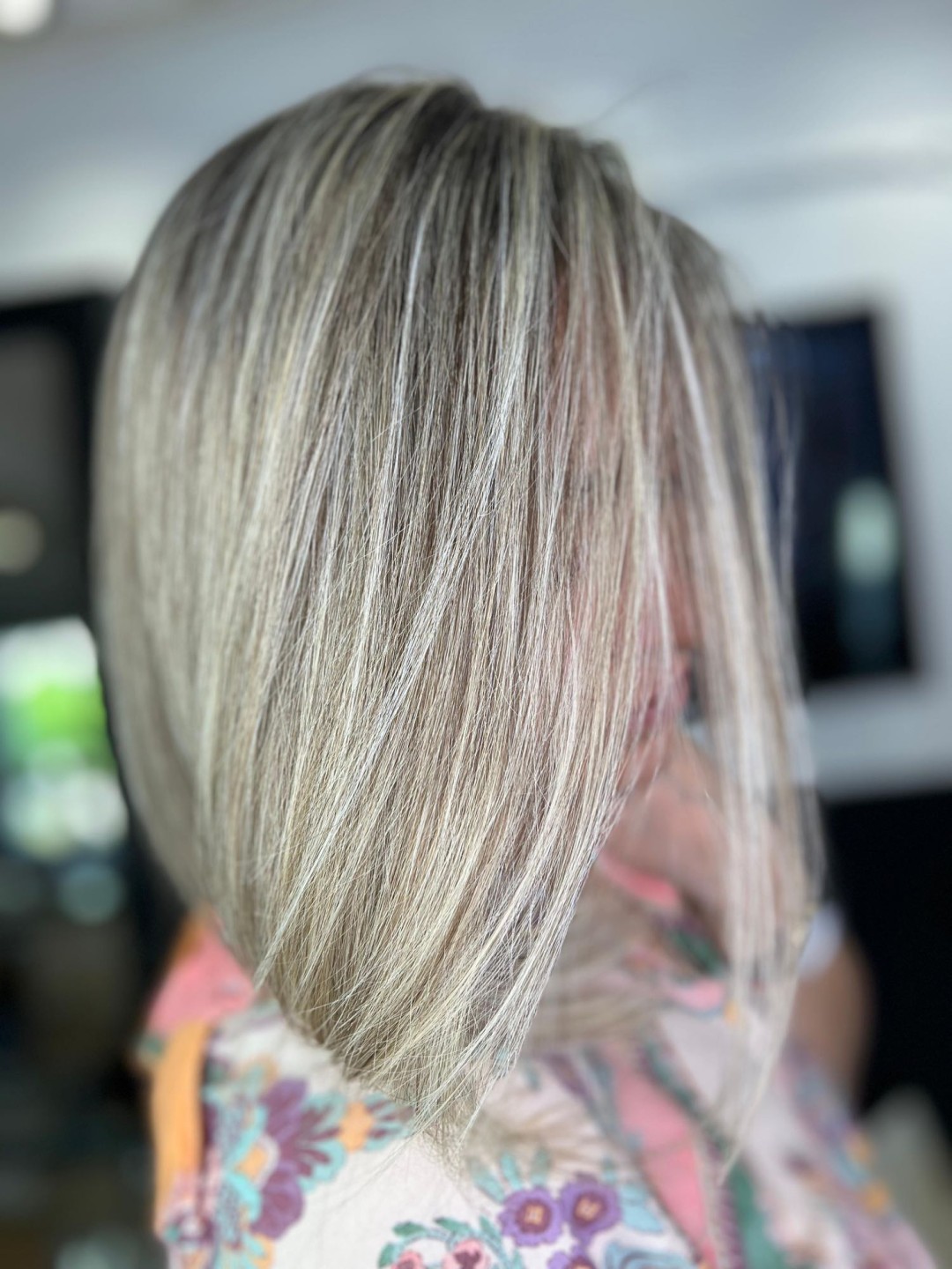 Studio Benvenuto #beograd Pramenovi Pramenovi na foliju / Balayage + feniranje - kosa srednje dužine