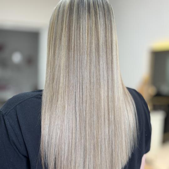 Atelier Kat #beograd Ombre, sombre, balayage Pramenovi, preliv i feniranje- duga kosa