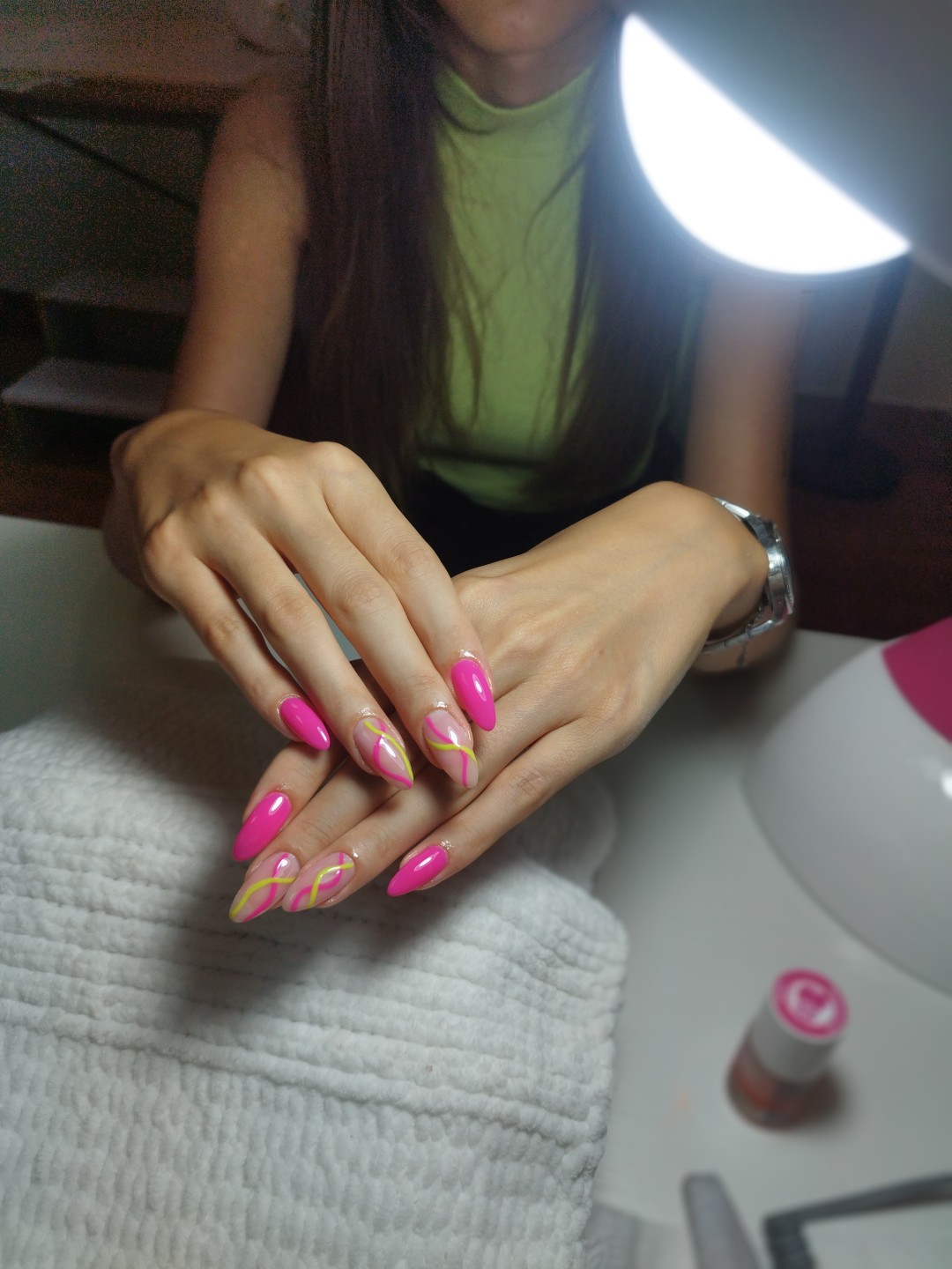 Izlivanje noktiju gelom - L dužina - Studio Diva Lux, Niš Izlivanje noktiju Nokti Izlivanje noktiju, Niš, Medijana