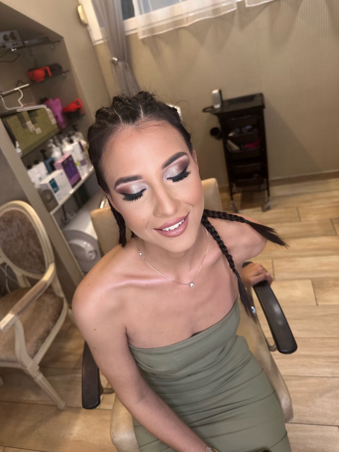 Bibi beauty centar #beograd Make-up / šminkanje Profesionalno šminkanje + veštačke trepavice