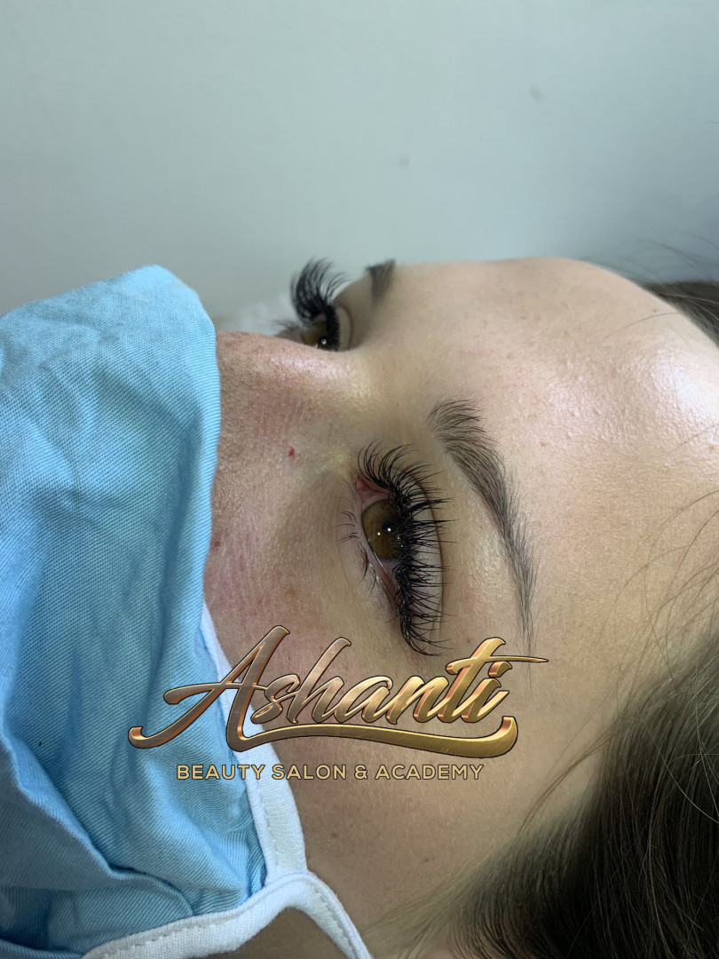 Ashanti Beauty Salon & Academy #beograd Nadogradnja trepavica Nadogradnja svilenih trepavica - metoda 1 na 1