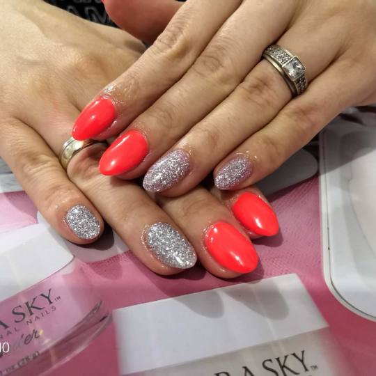 Kristal 888 Beauty #beograd Ojačavanje noktiju Nokti radjeni tehnikom dipping powder Kiaraskynails 