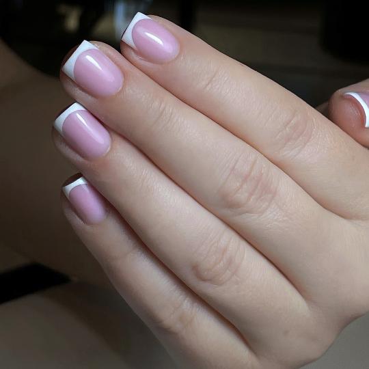 Nails Studio #beograd Ojačavanje noktiju Gel lak / rubber baza