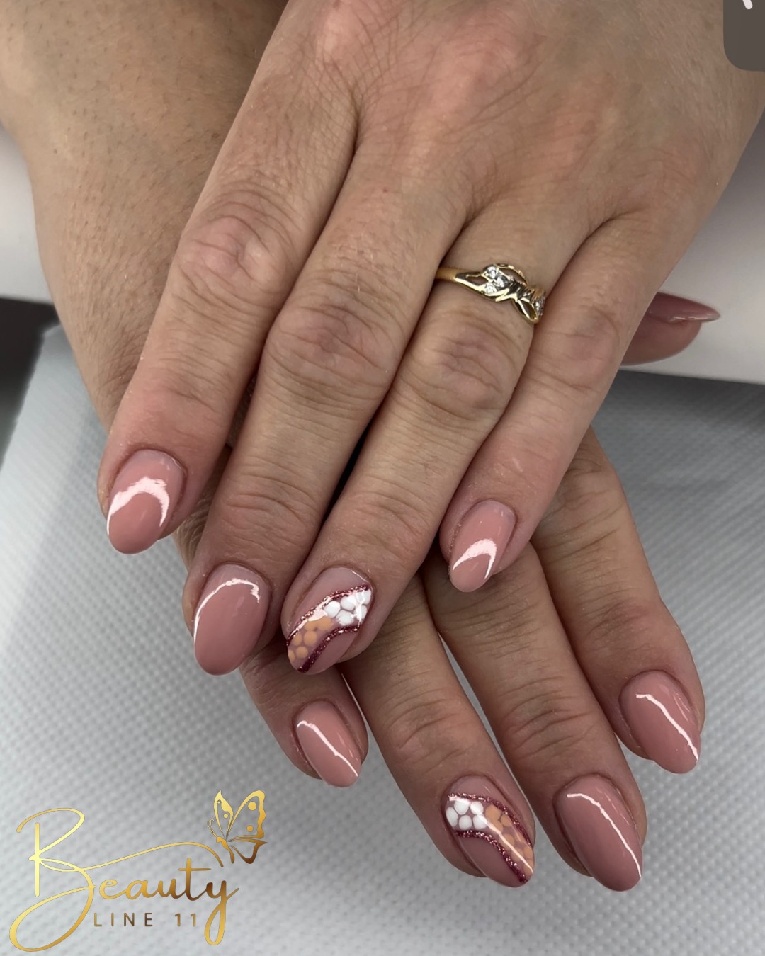 Beauty line 11 #beograd Ojačavanje noktiju Ojačavanje prirodnih noktiju gelom