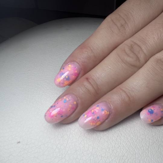 Ena beauty studio #nis Izlivanje noktiju Korekcija M duzine