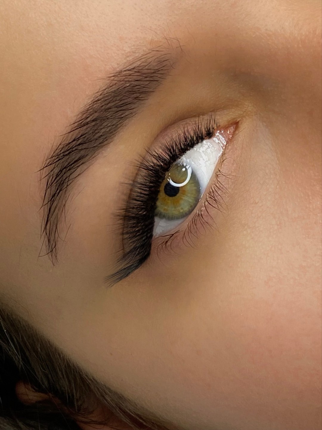 Mur beauty studio #beograd Nadogradnja trepavica Nadogradnja svilenih trepavica - ruski volumen