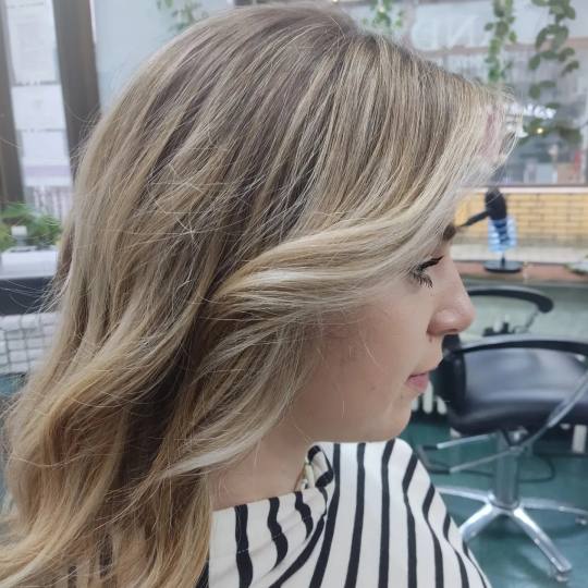 Candy S #novisad Pramenovi Pramenovi na foliju - kosa srednje dužine + preliv