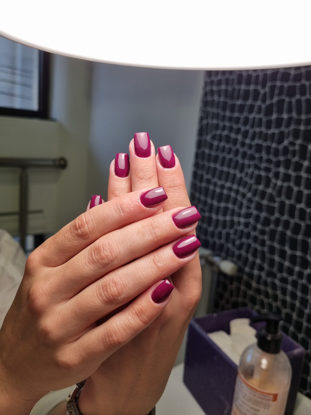 Butik Lepote #beograd Korekcija noktiju Korekcija noktiju gel boja ili frenc + aparatni manikir - S dužina