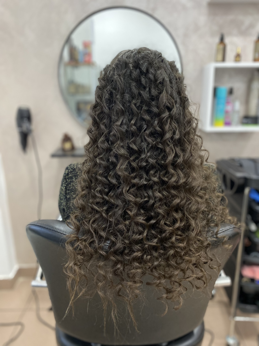 Lovely Style #beograd Uvijanje, lokne i talasi Afro lokne - srednja dužina kose