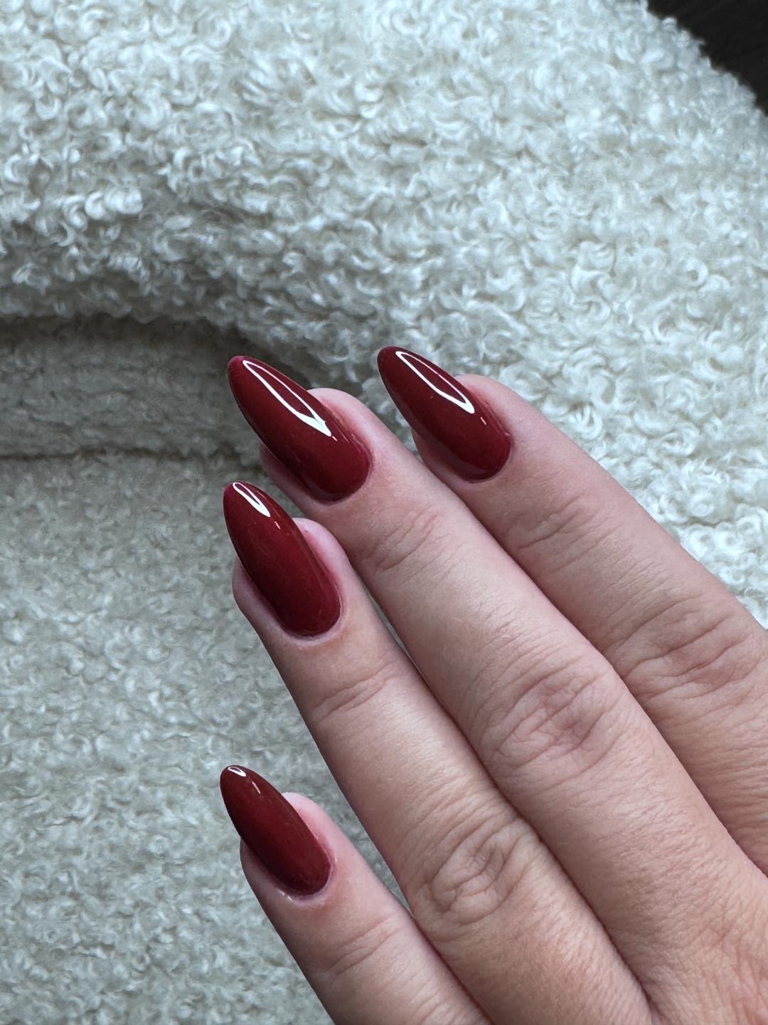 Elle beauty center #novisad Izlivanje noktiju Korekcija izlivanja noktiju - L dužina