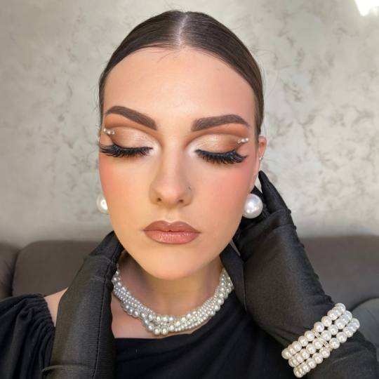 Gracia Make up #beograd Make-up / šminkanje Profesionalno šminkanje + veštačke trepavice