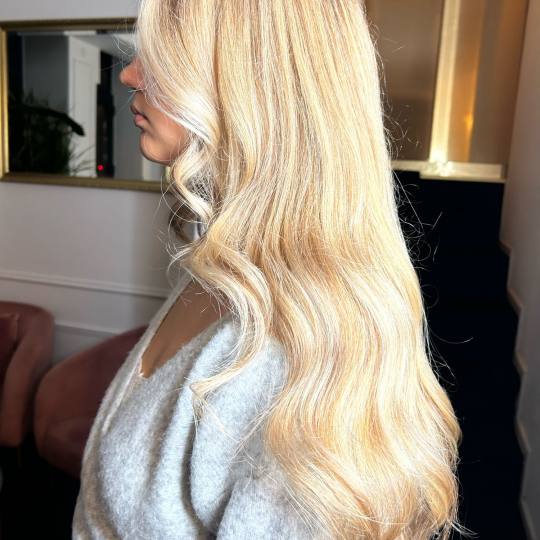 Esthetique Privé #beograd Pramenovi Pramenovi na foliju +Preliv + Feniranje +Šišanje +Black Cavia