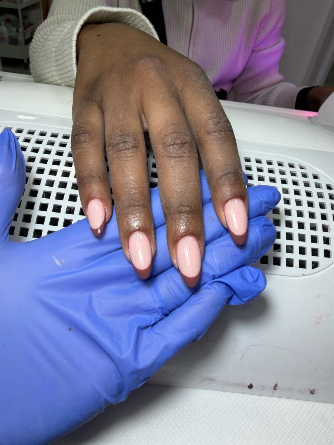 Sneža Nails #beograd Izlivanje noktiju Korekcija noktiju salonski rad - M dužina