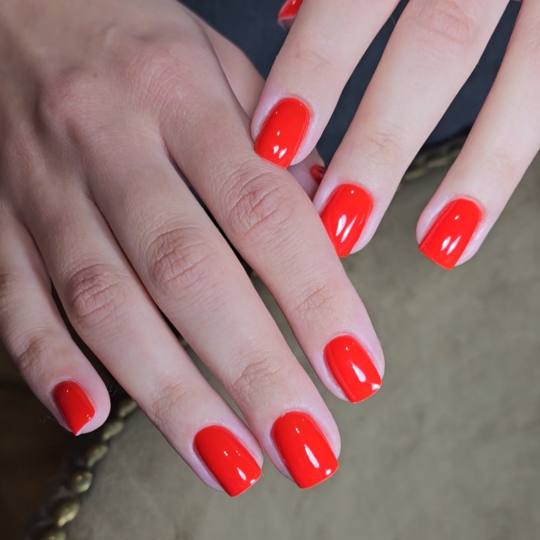 Elegance Touch #beograd Manikir Ojacavanje kratkih prirodnih noktiju rubber bazom + frenč/boja(duž
