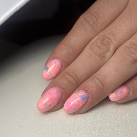 Ena beauty studio #nis Ojačavanje noktiju Izlivanje noktiju gelom - M duzina