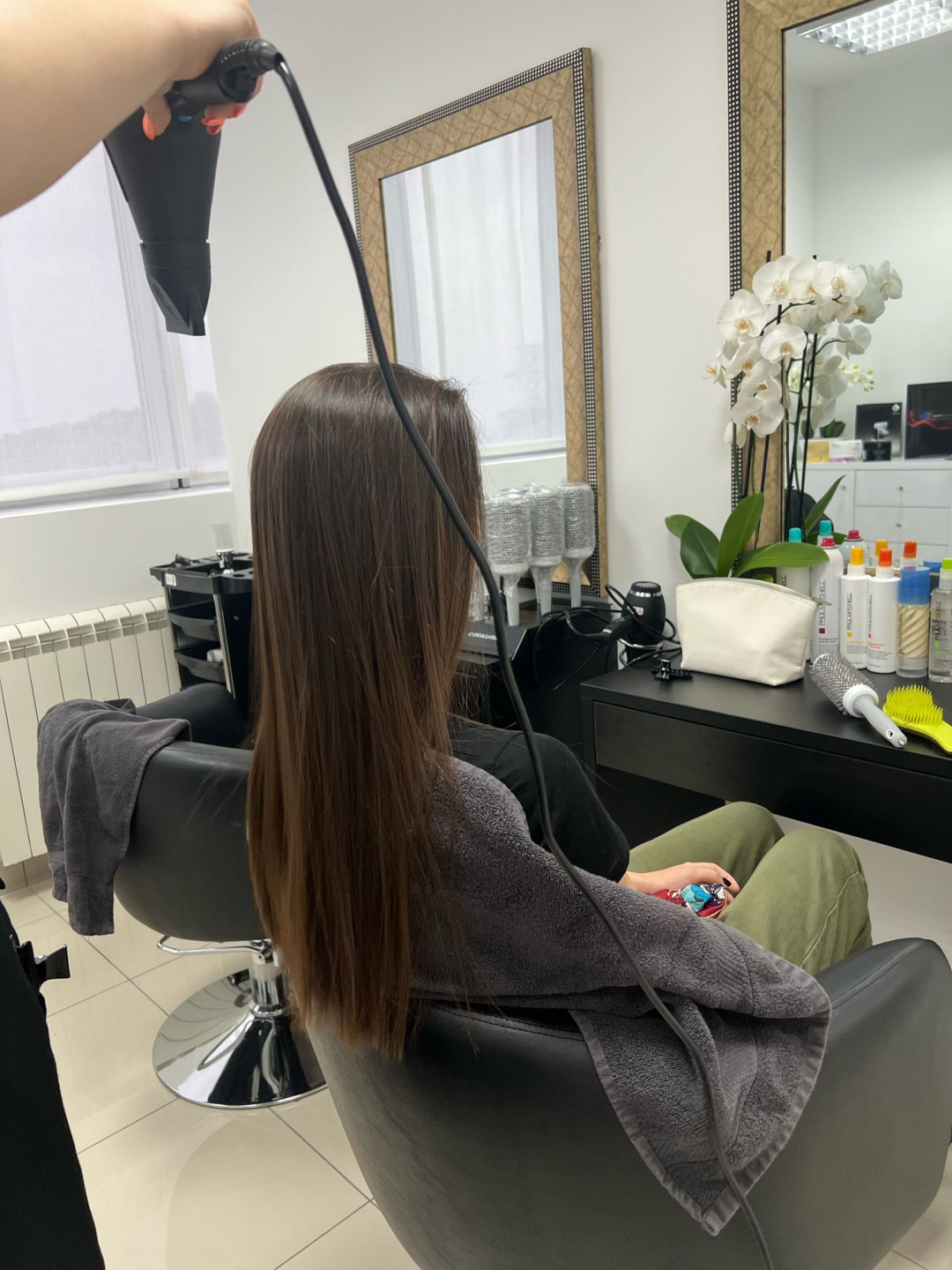 GM Beauty studio #beograd Žensko šišanje Žensko šišanje + feniranje - duga kosa