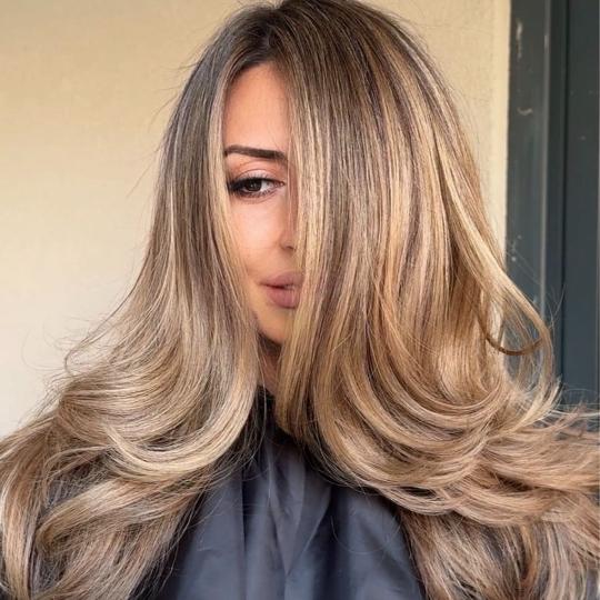Medićeva hair #beograd Pramenovi Pramenovi na foliju / Balayage - duga kosa pramenovi  šatuš u ka